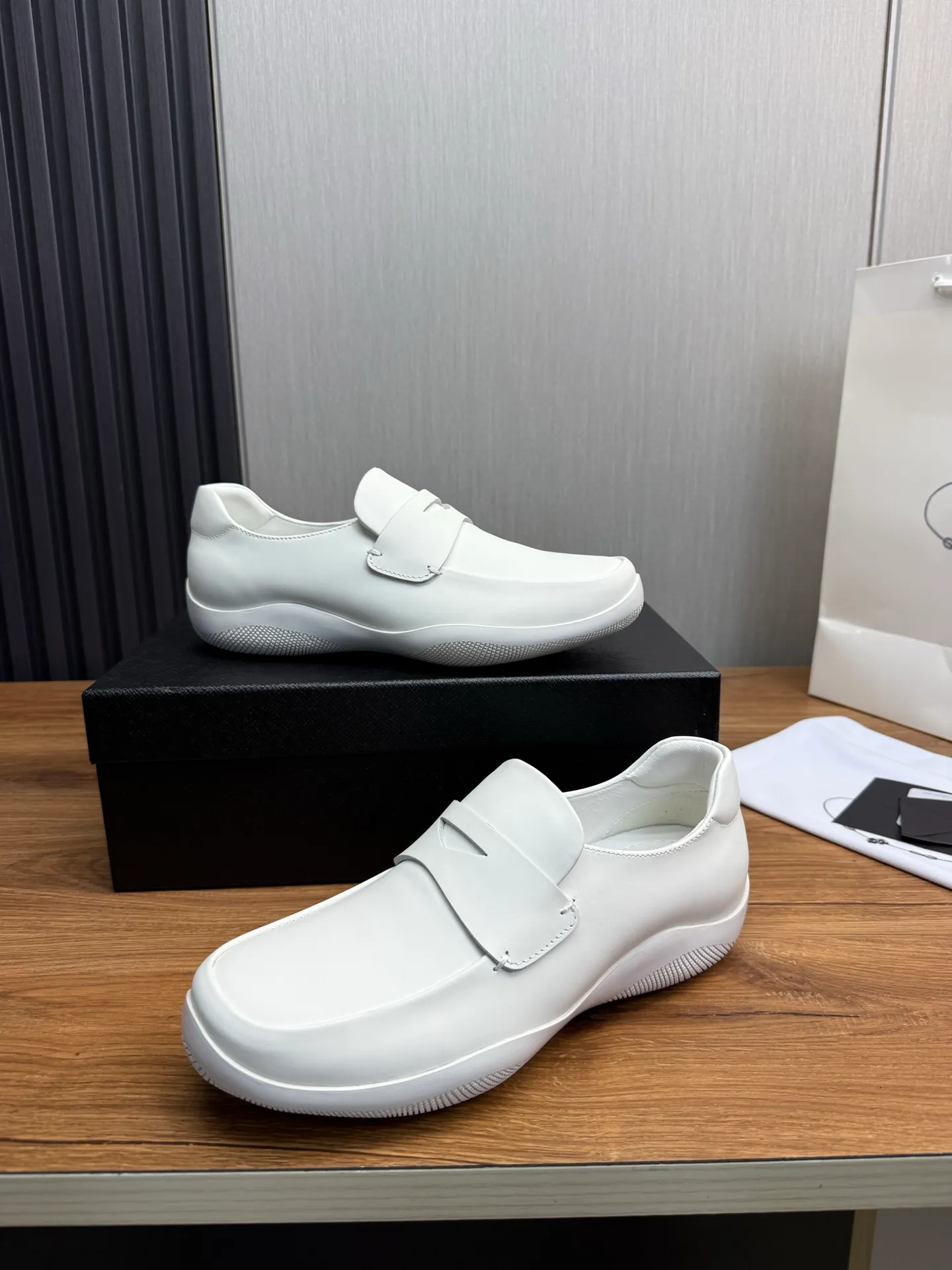 Men's shoes 💰760💰 [PRADA] New models synchronized with the official website, high-quality shipments ✔️Best sellers🔥 Original cowhide + cowhide lining, 1🆚1 replica, original original sole, 38-45 (men's 38.45 custom-made, non-refundable)